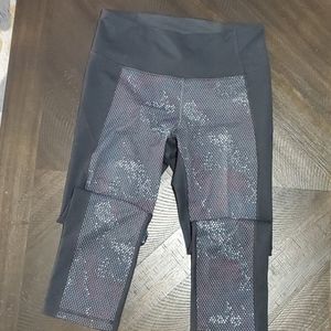 Under armour size med capri